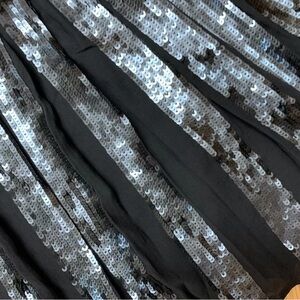 BANANA REPUBLIC NAVY WITH NAVY Sequin Pleated Mini Skirt Size 12 PARTY WEDDING